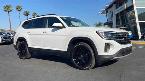 2025 Volkswagen Atlas 2.0T SE w/Technology