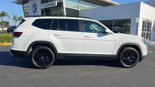 2025 Volkswagen Atlas 2.0T SE w/Technology