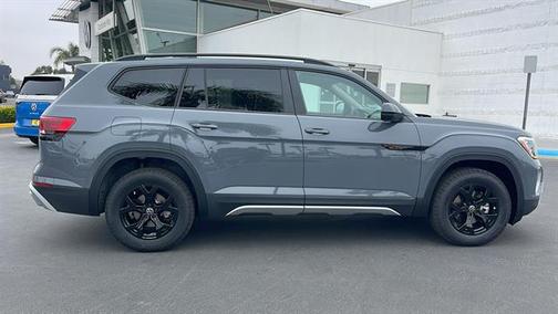 2025 Volkswagen Atlas 2.0T Peak Edition