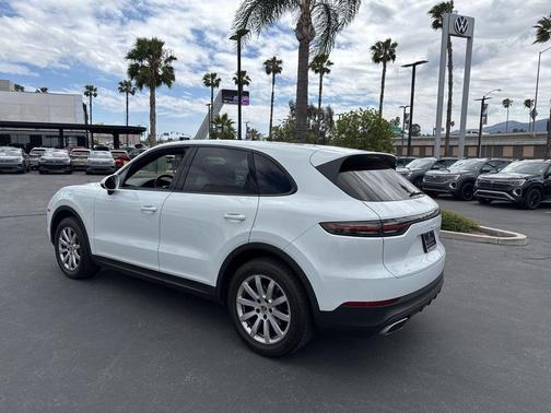 White 2021 Porsche Cayenne Cayenne