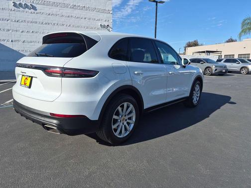 White 2021 Porsche Cayenne Cayenne