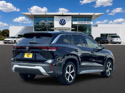 Deep Black Pearl 2026 Volkswagen Tiguan 2.0T SE