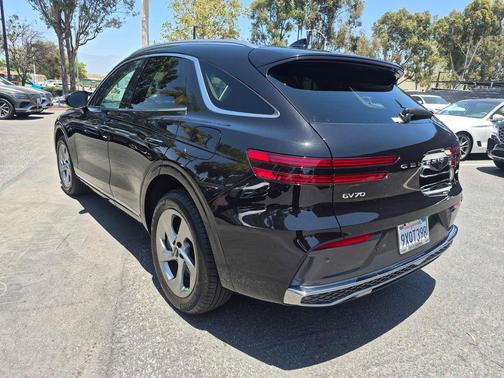 Vik Black 2026 Genesis GV70 2.5T