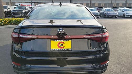 Deep Black Pearl 2026 Volkswagen Jetta 1.4T SE