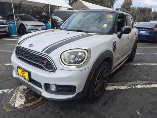 Light White 2019 MINI Countryman Cooper S