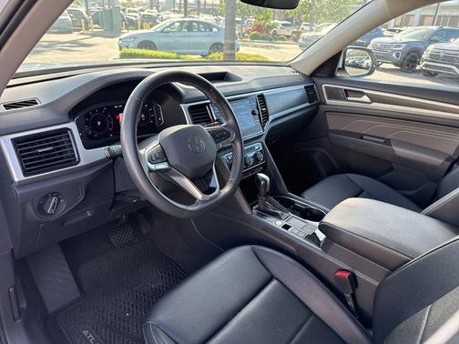 2023 Volkswagen Atlas 3.6L SE w/Technology