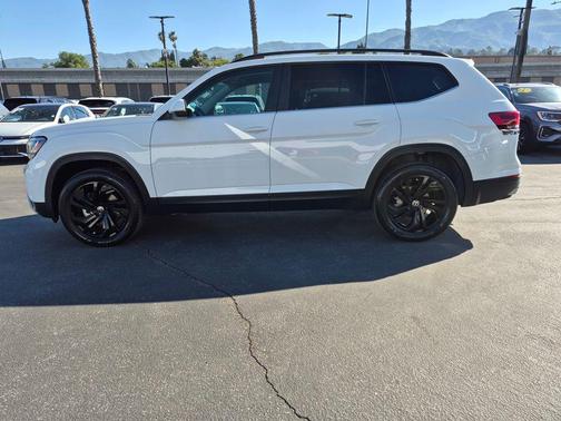 2023 Volkswagen Atlas 3.6L SE w/Technology