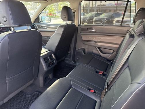 2023 Volkswagen Atlas 3.6L SE w/Technology