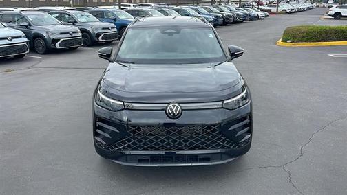 2025 Volkswagen Tiguan 2.0T SE R-Line Black