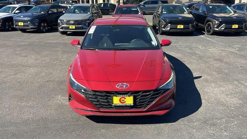 2023 Hyundai ELANTRA SEL