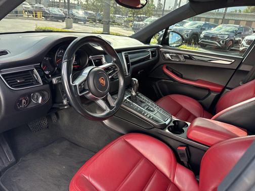 2018 Porsche Macan GTS