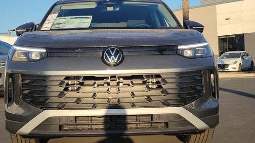 Platinum 2026 Volkswagen Tiguan 2.0T S