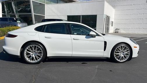 2019 Porsche Panamera 4