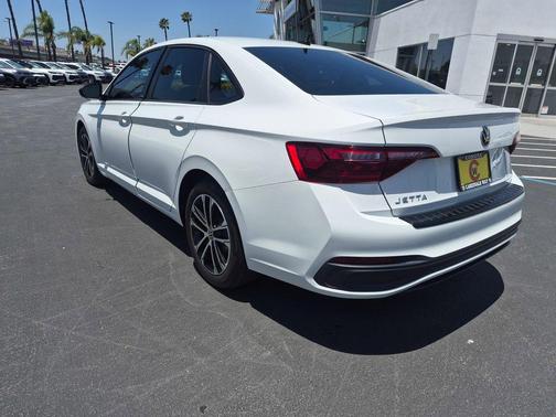 Pure White 2024 Volkswagen Jetta 1.5T Sport
