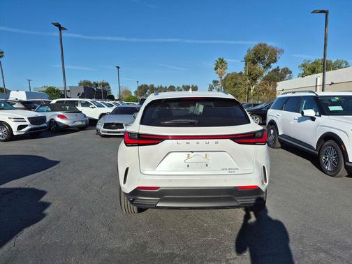 2024 Lexus NX 450h+ Luxury