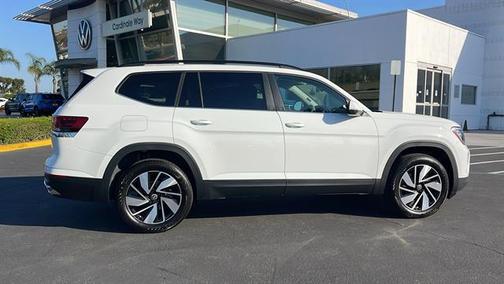 2025 Volkswagen Atlas 2.0T SE w/Technology