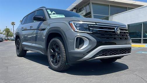 2025 Volkswagen Atlas 2.0T Peak Edition