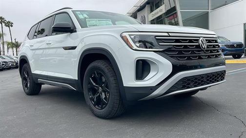 2025 Volkswagen Atlas 2.0T Peak Edition