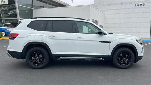2025 Volkswagen Atlas 2.0T Peak Edition