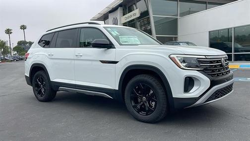 2025 Volkswagen Atlas 2.0T Peak Edition