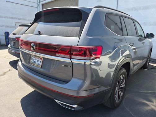 2024 Volkswagen Atlas 2.0T SE