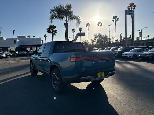 2025 Rivian R1T Adventure Dual Motor Standard Pack