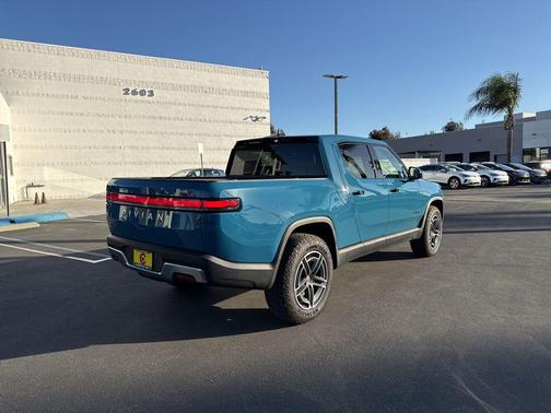 2025 Rivian R1T Adventure Dual Motor Standard Pack