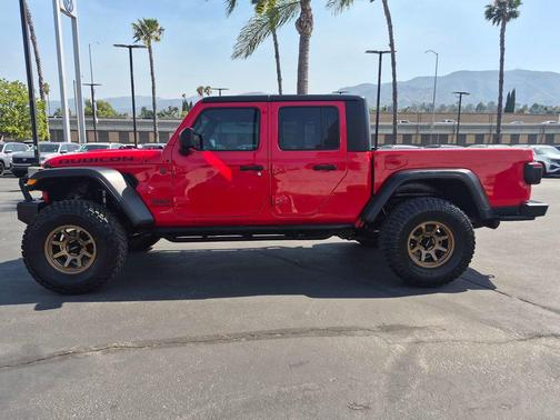 Firecracker Red Clearcoat 2022 Jeep Gladiator Rubicon