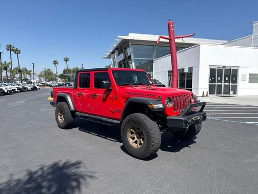 Firecracker Red Clearcoat 2022 Jeep Gladiator Rubicon