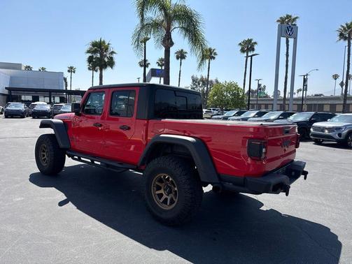 Firecracker Red Clearcoat 2022 Jeep Gladiator Rubicon