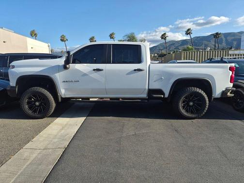 Summit White 2022 Chevrolet Silverado 2500 Custom