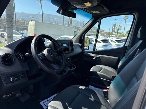 2025 Mercedes-Benz Sprinter 2500 High Roof