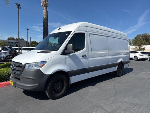 2025 Mercedes-Benz Sprinter 2500 High Roof