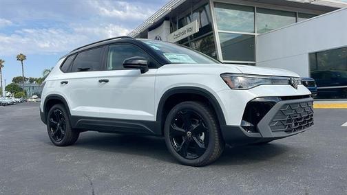 2025 Volkswagen Taos 1.5T SE Black