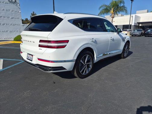 Uyuni White 2026 Genesis GV80 2.5T