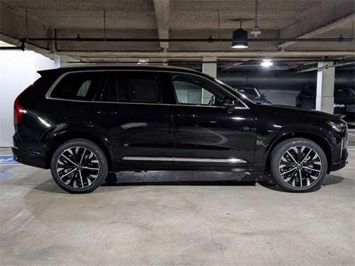 2025 Volvo XC90 B6 Plus 7-Seater