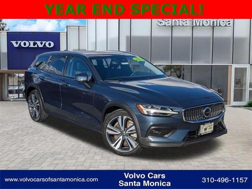 2023 Volvo V60 Cross Country B5 Plus