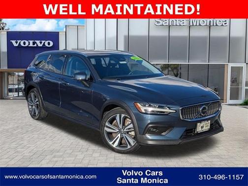 2023 Volvo V60 Cross Country B5 Plus