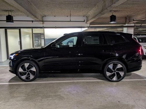 Onyx Black Metallic 2025 Volvo EX90 Twin Motor Ultra