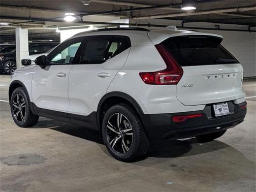 2026 Volvo XC40 B4 Core