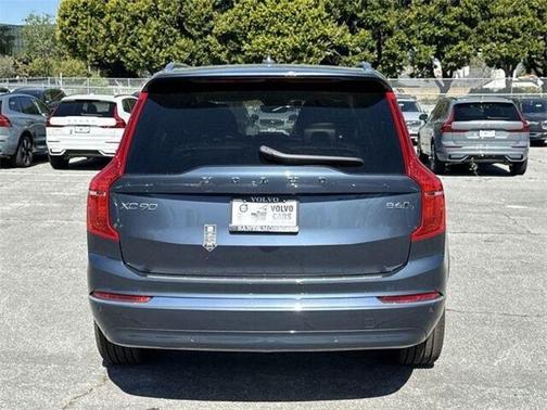 2024 Volvo XC90 B6 Ultimate Bright Theme 7-Seater