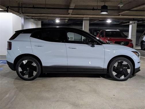 2025 Volvo EX30 Twin Motor Plus