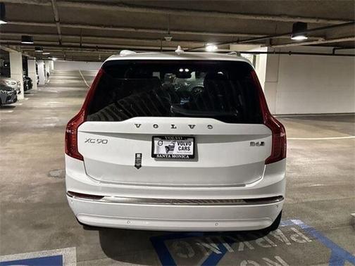 2025 Volvo XC90 B6 Plus 6-Seater