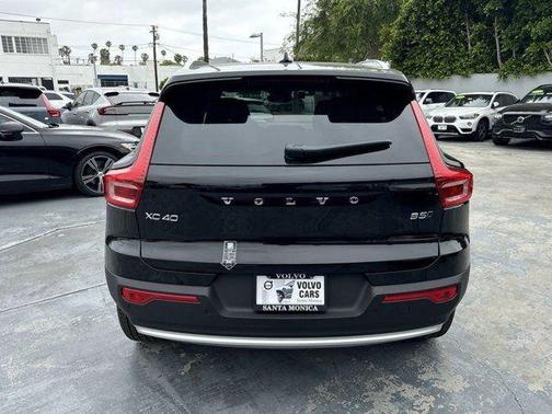 2024 Volvo XC40 B5 Plus Bright Theme