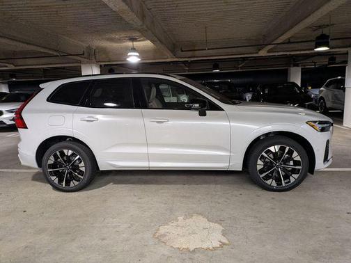 Crystal White 2026 Volvo XC60 B5 Plus