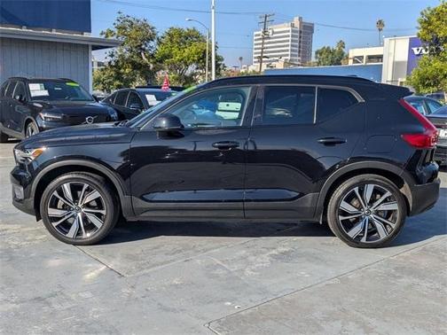 2021 Volvo XC40 Recharge Pure Electric P8