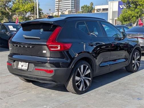 2021 Volvo XC40 Recharge Pure Electric P8