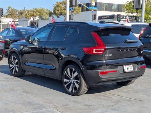 2021 Volvo XC40 Recharge Pure Electric P8