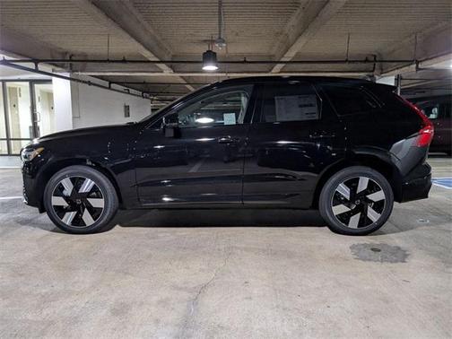 2025 Volvo XC60 Plug-In Hybrid T8 Plus