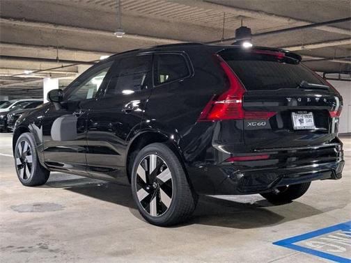 2025 Volvo XC60 Plug-In Hybrid T8 Plus